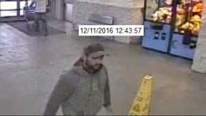 cc-fraud-suspect-12-11-16-entering